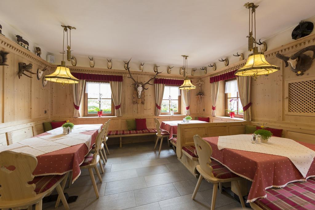 Hotel Anewandter Brunico Ngoại thất bức ảnh