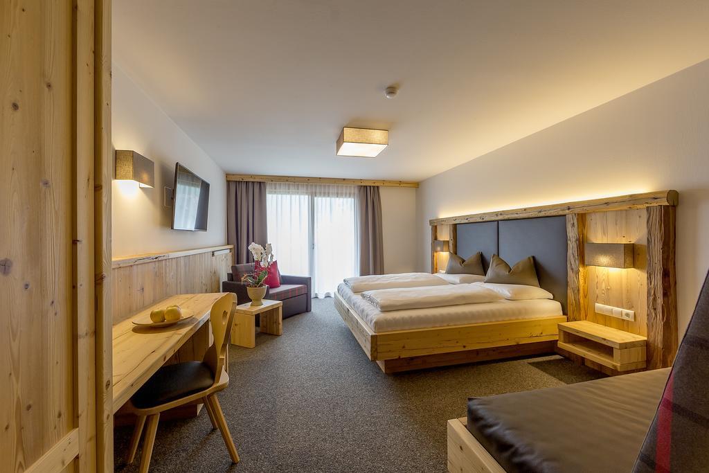 Hotel Anewandter Brunico Phòng bức ảnh